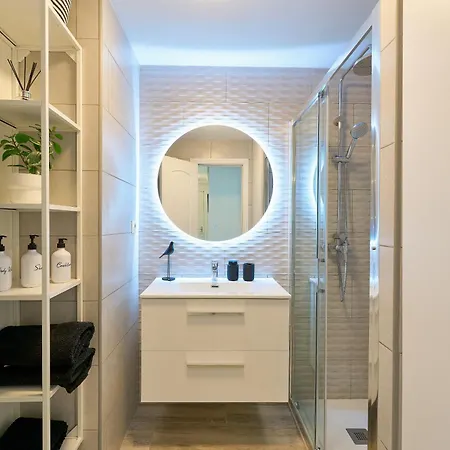 Apartment Penthouse - Private Rooftop Terrace, 2min To